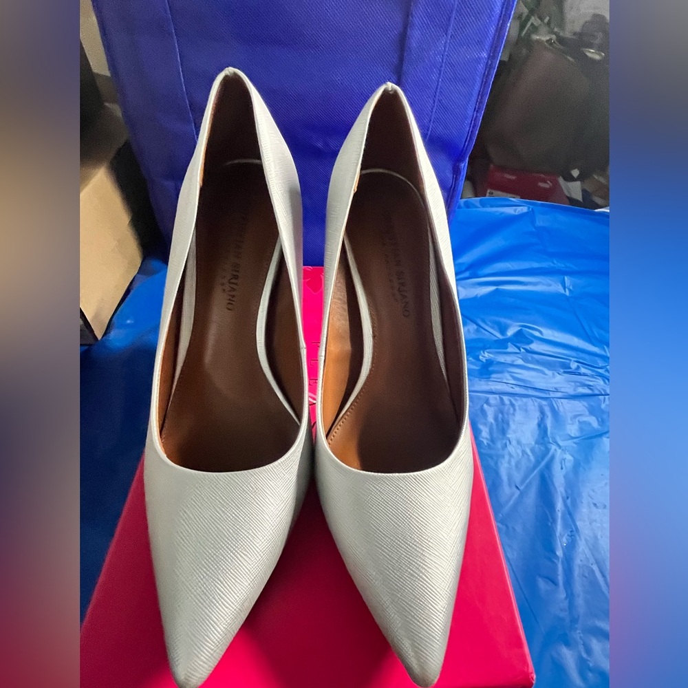 Silver pumps